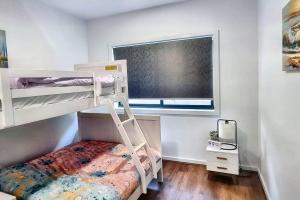 Beautiful New home in Throsby with 5 Bedrooms