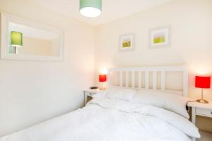 Bright Oxford Apartment