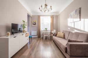 Stylish Latvian Classic 1-Bedroom Apartment Near City Center, Parks & Public Transport Links