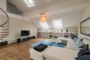 Ruhige Dachwohnung mit Terrasse Berlin MITTE - Spacious modern rooftop loft in Berlin MITTE