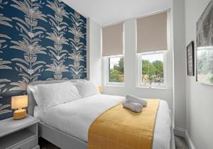 Narrow House - Free Parking By My Getaways