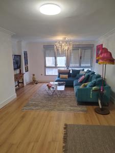 Céntrico y amplio piso con plaza parking