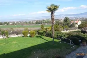 Villa Georgius - Néon Rýsion