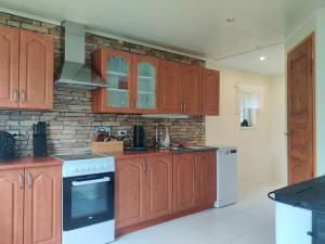 Ilvese Cottage Lintsi jõe kaldal