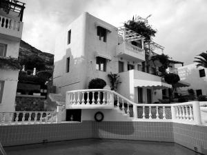 Gorgeous Studio for 2 people, Swimming Pool and Sea View