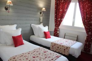 Hotels Hotel Les Charmilles : Chambre Familiale