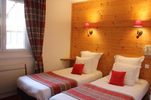 Hotels Hotel Les Charmilles : photos des chambres