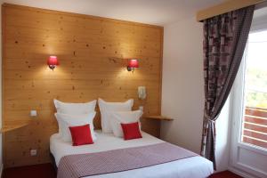 Hotels Hotel Les Charmilles : photos des chambres