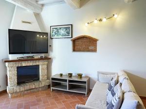 Appartamento con Piscina e Giardino a Siena