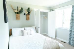 Secluded Villa on 50+ acres - near IU and Nashville