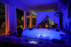 Private Oasis with Jacuzzi and Cabana Pet Friendly - Bairoa