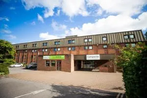 钟楼史云顿酒店 - 皇家伍顿巴西特