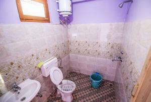 Orange guest house dharmkot