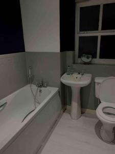 Stylish Darlington Townhouse Near A1 A66 & A19 Breakfast