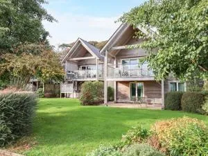 Swandown, 19 Poldon - Winsham