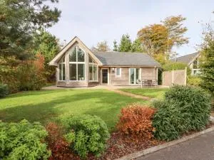 Swandown, 2 Blackdown - Winsham