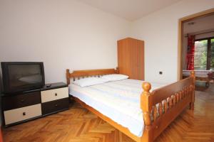 Apartments with a parking space Opatija - 7904