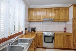 Apartments by the sea Brodarica, Sibenik - 4194