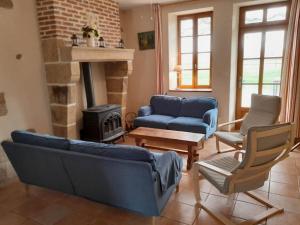 Maisons de vacances Gite Souvigny, 5 pieces, 10 personnes - FR-1-489-231 : photos des chambres