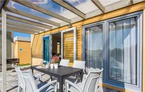 Amazing Home In Rewal With Jacuzzi - Тшенсач