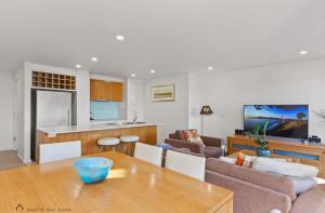 Apollo Blue Ocean View Unit 1-A Free WIFI