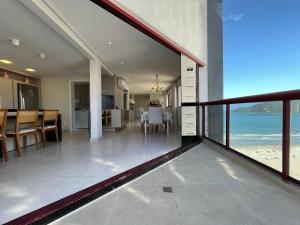PS01- Cobertura Duplex| Pé na Areia| Churrasqueira