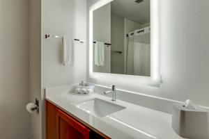 Standard Room room in Holiday Inn Express Campbellsville an IHG Hotel