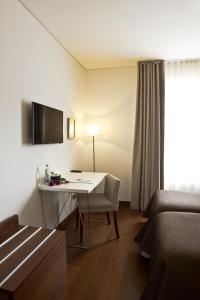 Standard Twin Room room in Ribeira do Porto Hotel