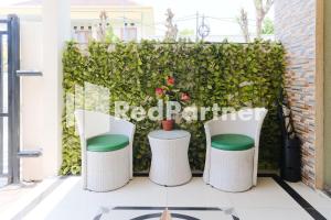 Dea Homestay Syariah at Kertomenanggal Surabaya Mitra RedDoorz
