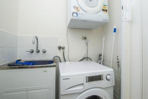 Beachside Magnetic Harbour Apartments