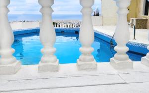Room in Apartment - Beautiful and Spacious Room near Cretan Sea