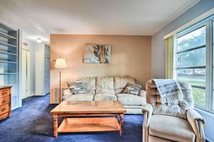 Cozy St Petersburg Gem about 3 Mi to Golf Course