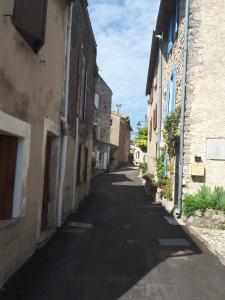 Maisons de vacances La Boissetane, maison provencale avec piscine et jardin, au pied du Luberon : photos des chambres