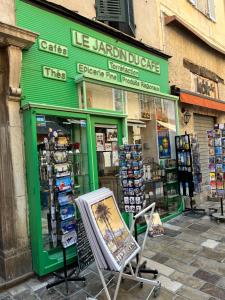 Studio Hyères -Rue piétonne Climatisation lit 160 tout équipé - Sabrina