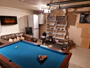 Luxury 5 bedroom Riverside home in town centre - Pass the Keys