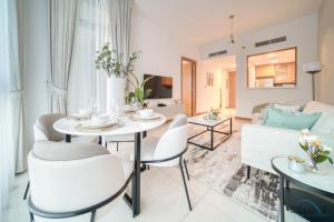 Hot Deal Modern 1BR at Iris Blue, Dont Miss Out by Deluxe Holiday Homes