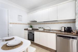 EDEN RENTALS Adeje Pearl Lovely City Center Private Parking