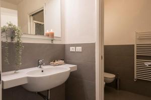 Apartments Florence- 4 bedroom in Pellicceria (dx)