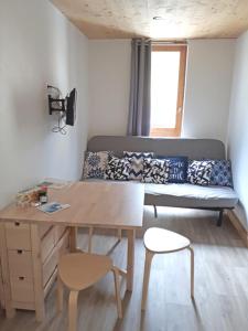 Charming Studio With Balcony