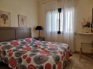 Marina de La Duquesa beachfront appartment