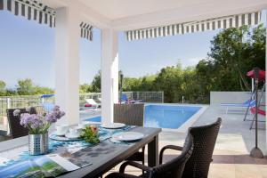 Villa Mirta in Crni (Haus für 8 Personen)