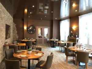 Hotels Logis Hotel-Restaurant Les Airelles : photos des chambres