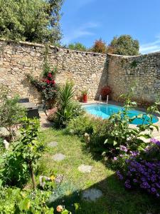 Villas Villa de 2 chambres avec piscine privee jardin clos et wifi a Cournonsec : photos des chambres