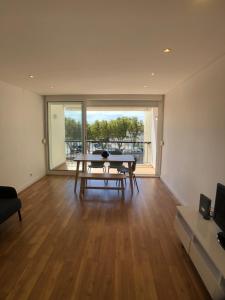 Carcavelos Nova University super location T2