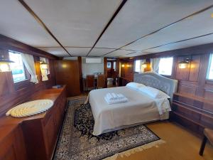 House Boat Rimini Resort