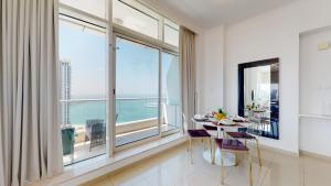 BR Luxe 1 BDR Apartment w Balcony & Sea Views