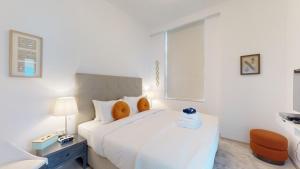 BR Luxe 1 BDR Apartment w Balcony & Sea Views