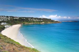 Oceano - Carbis bay, St Ives, 1 bed apartment with free parking near to the beach