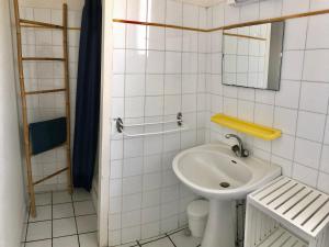 Appartements Les Pastourelles : Appartement - Vue sur Jardin