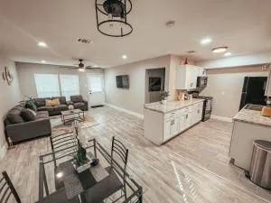 Modern Single family home, 4beds, 2baths.Sleeps 7. - 皮尔兰